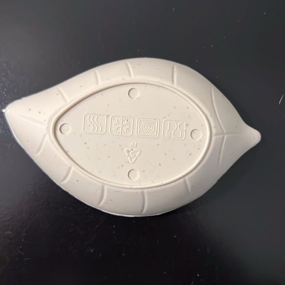 Leaf Shaped Sauce Holder - Picture 3 of 8